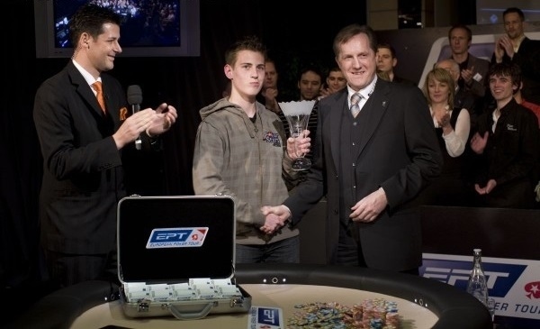 Макдональд ушел из покера и дал наставление коллегам, а Федор Хольц снялся в рекламе Skrill